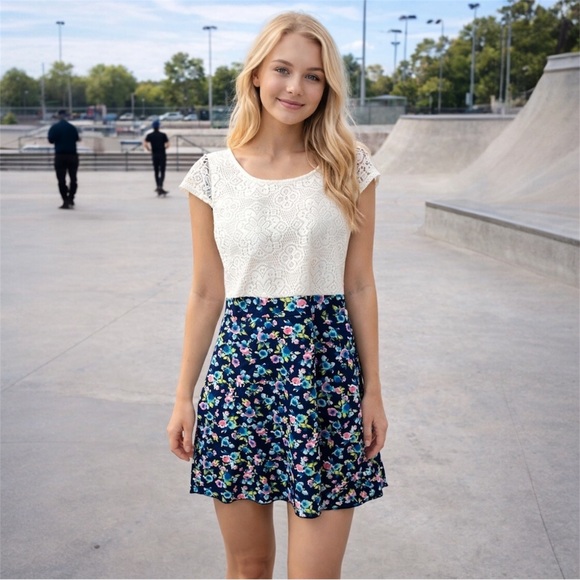 dELiA*s Dresses & Skirts - Delia’s Dress Babydoll Skater Vintage Lace‎ Floral size L USA Made Y2K 2000s